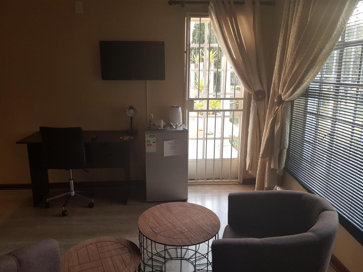 Weeping Willow Midrand Exterior photo