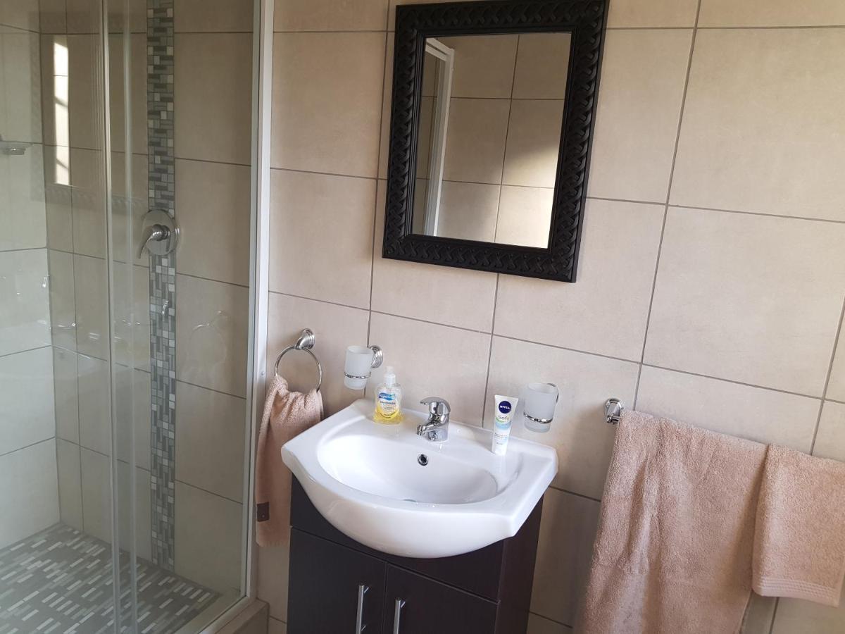 Weeping Willow Midrand Exterior photo